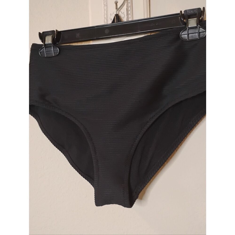 USED Medium Swim Trio - Picture 7 of 12